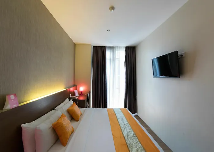 Oyo 139 The Marque Hotel