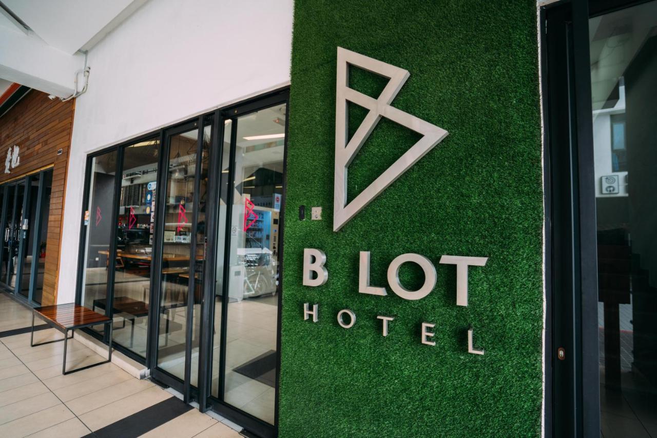 B Lot Hotel 2*