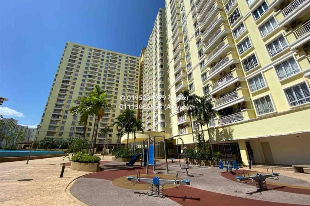 Pv12 Platinum Lake Condominium