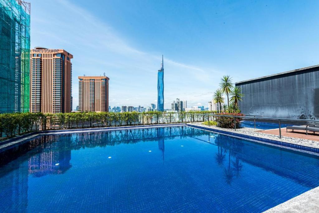 2min Walk To Lot 10, 5 Min To Pavillion 2br 8-2 Wifi 100mbps *