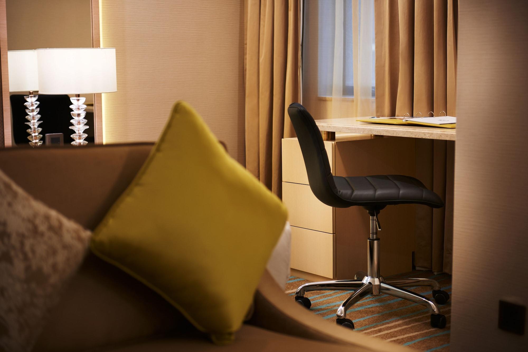Cosmo Hotel 4*