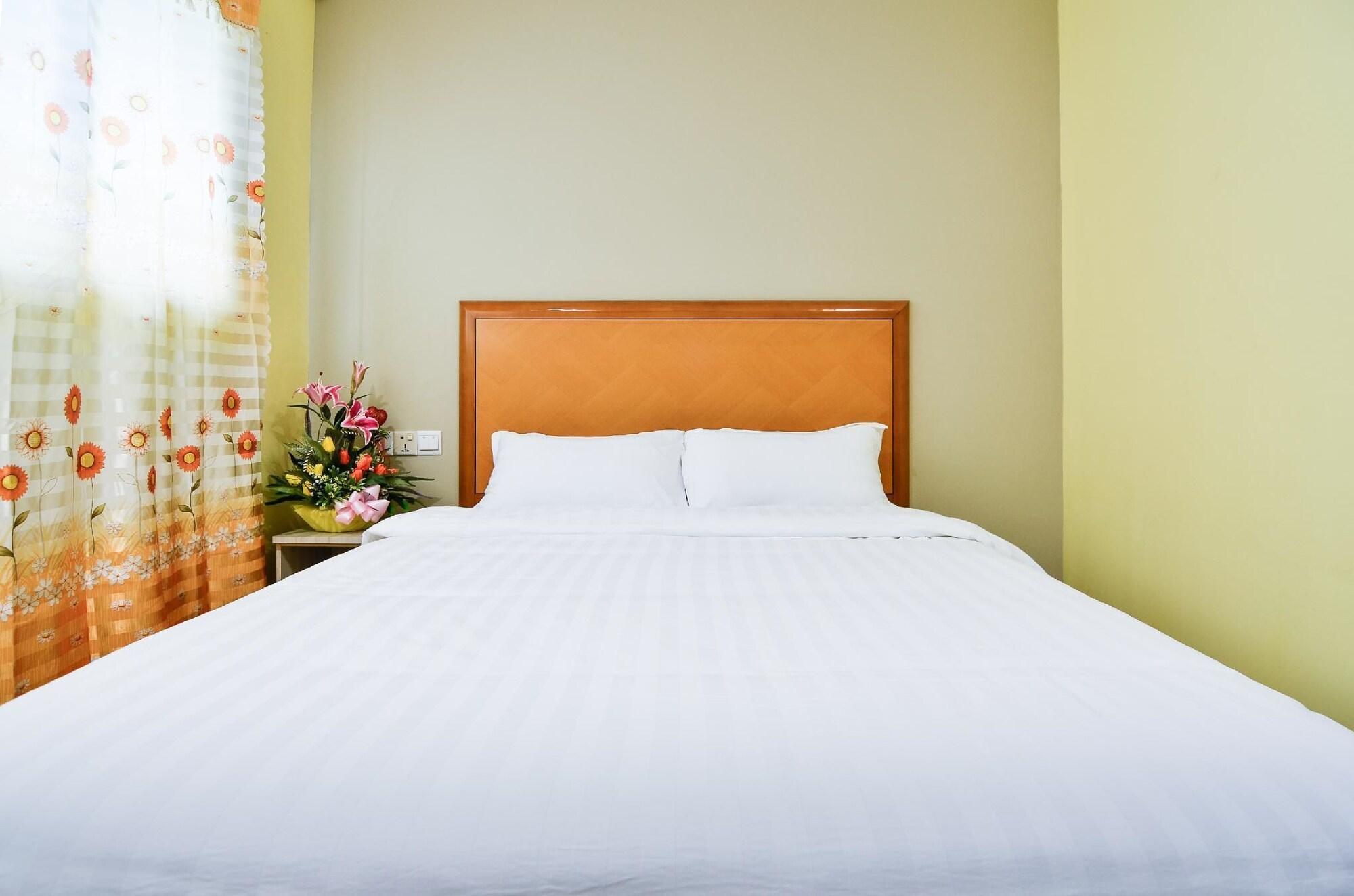 Hotel Oyo 338 Raja Bot