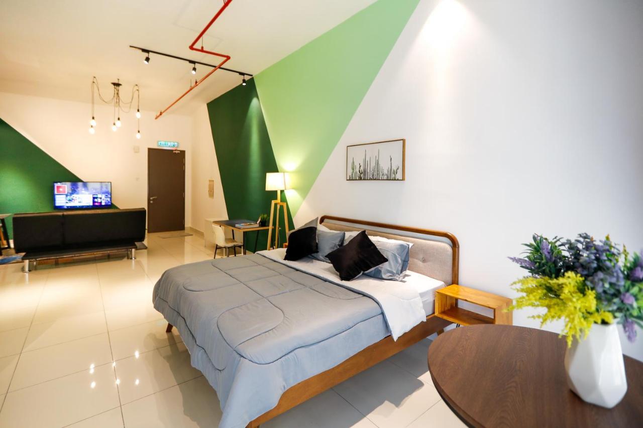 Apartment 3 Tower By Plush