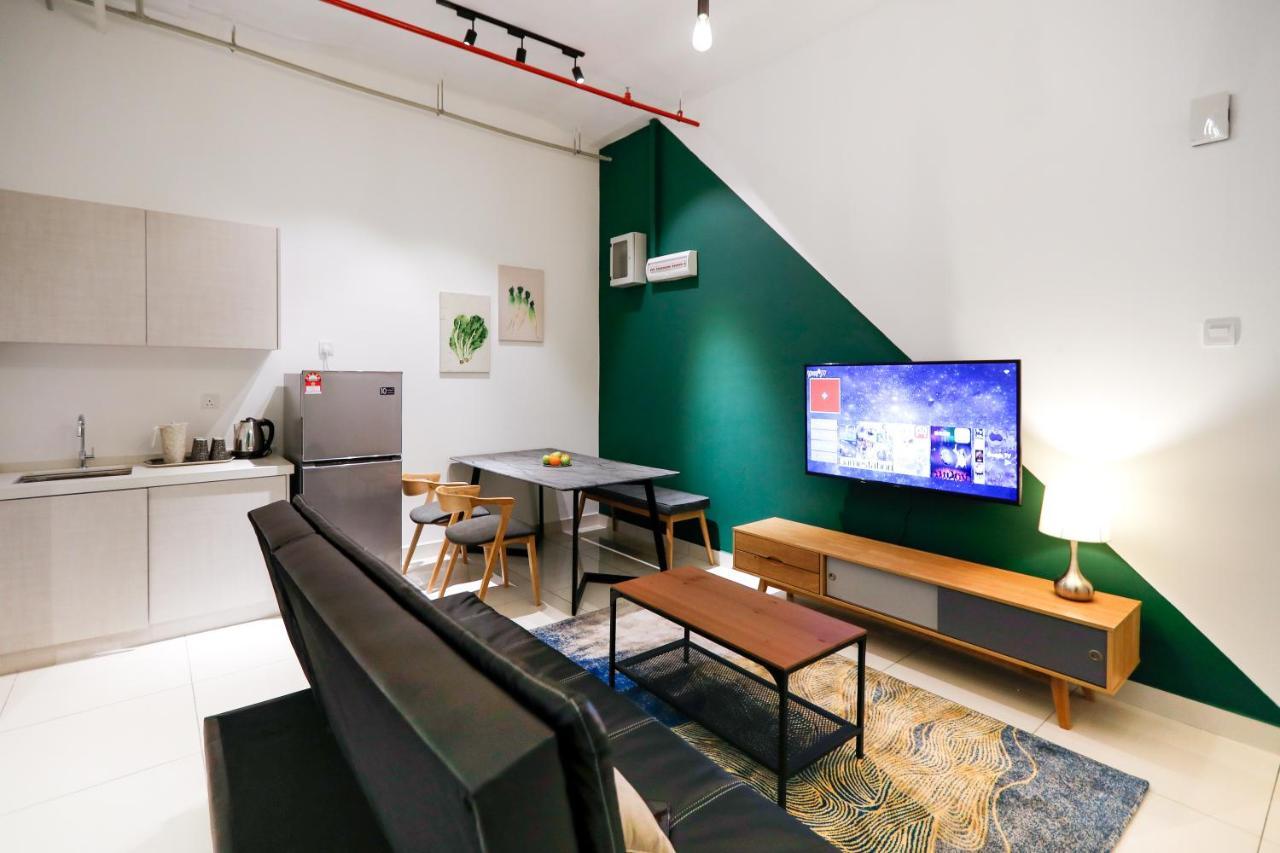 Apartment 3 Tower By Plush