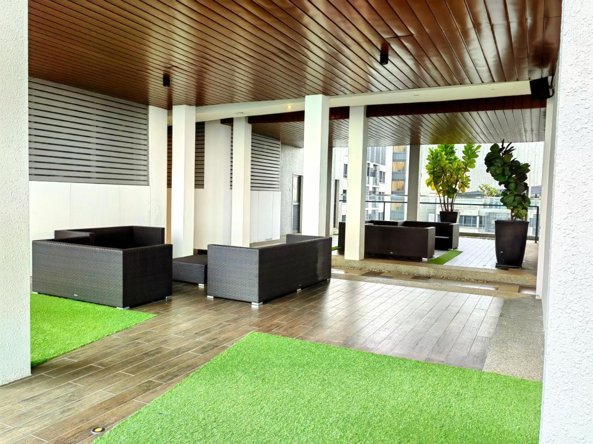 Apartment Petalz Luxury 10pax Mid Valley Old Klang Road Oug Klang Kl *