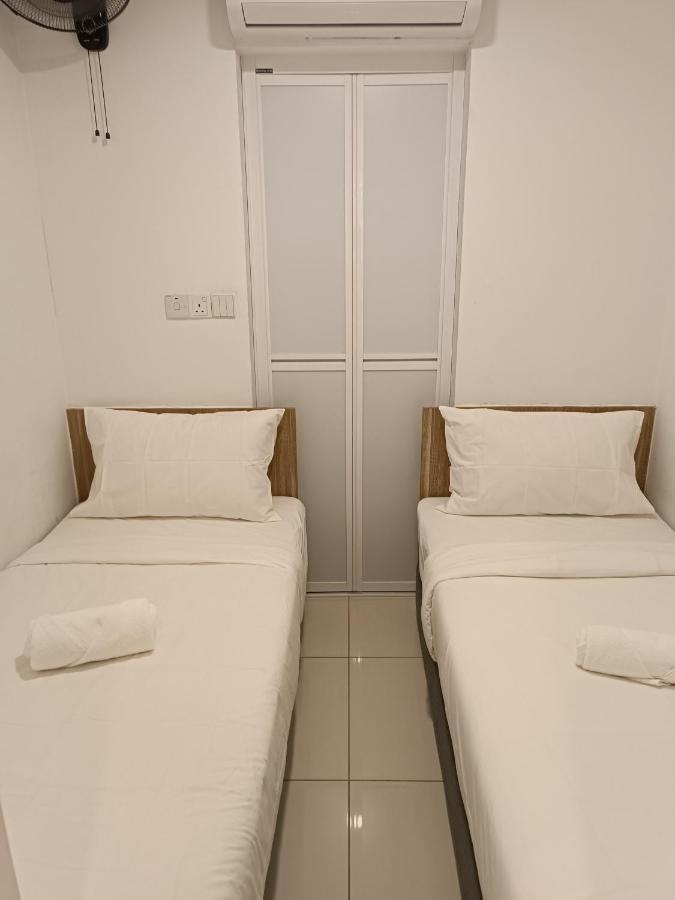 Robertson At Bukit Bintang 3 Bedroom With Netflix Apartment *