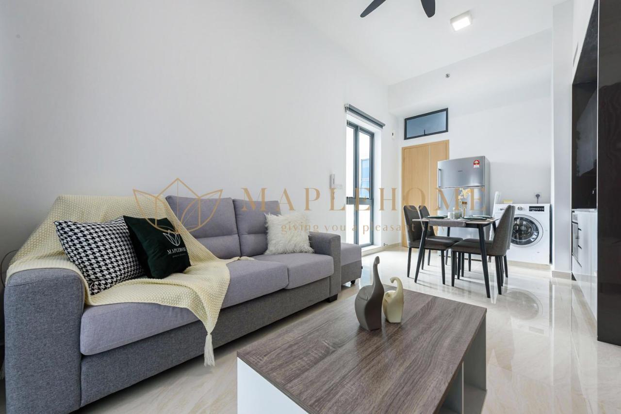 The Colony And The Luxe Premier Apartemen