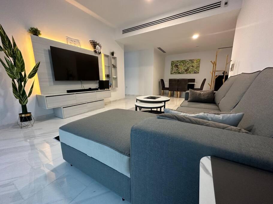 Eaton Residences Apartment *
