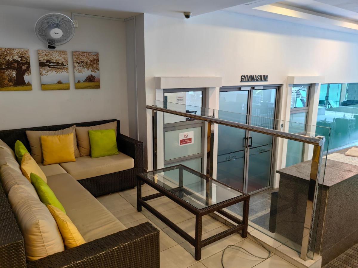 703 Klcc 5 Minutes To Alor Street Ceylon Pavilion 3 For 10 Pax Kuala Lumpur