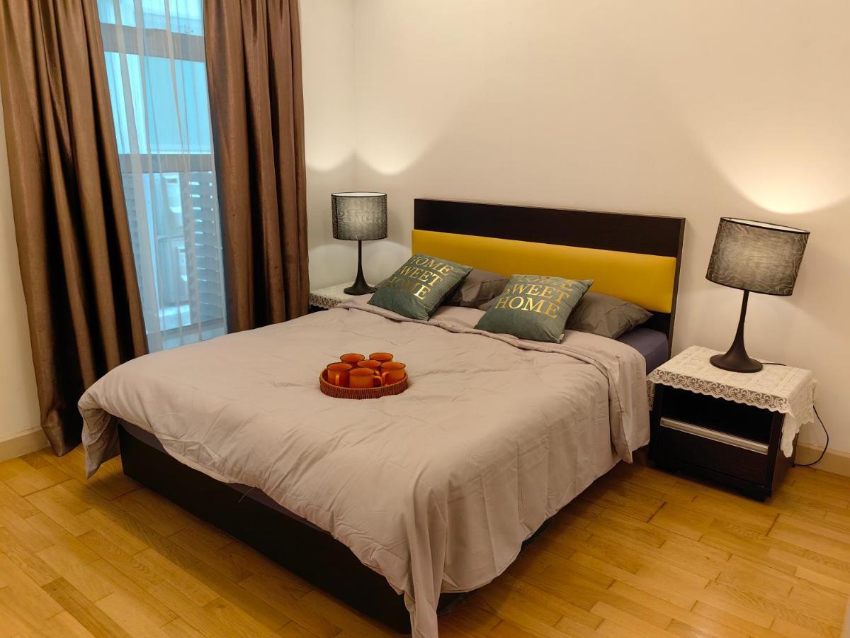 703 Klcc 5 Minutes To Alor Street Ceylon Pavilion 3 For 10 Pax