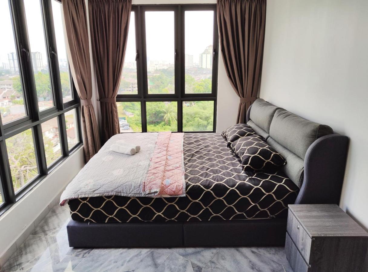 Ampang South Spacious Apartemen