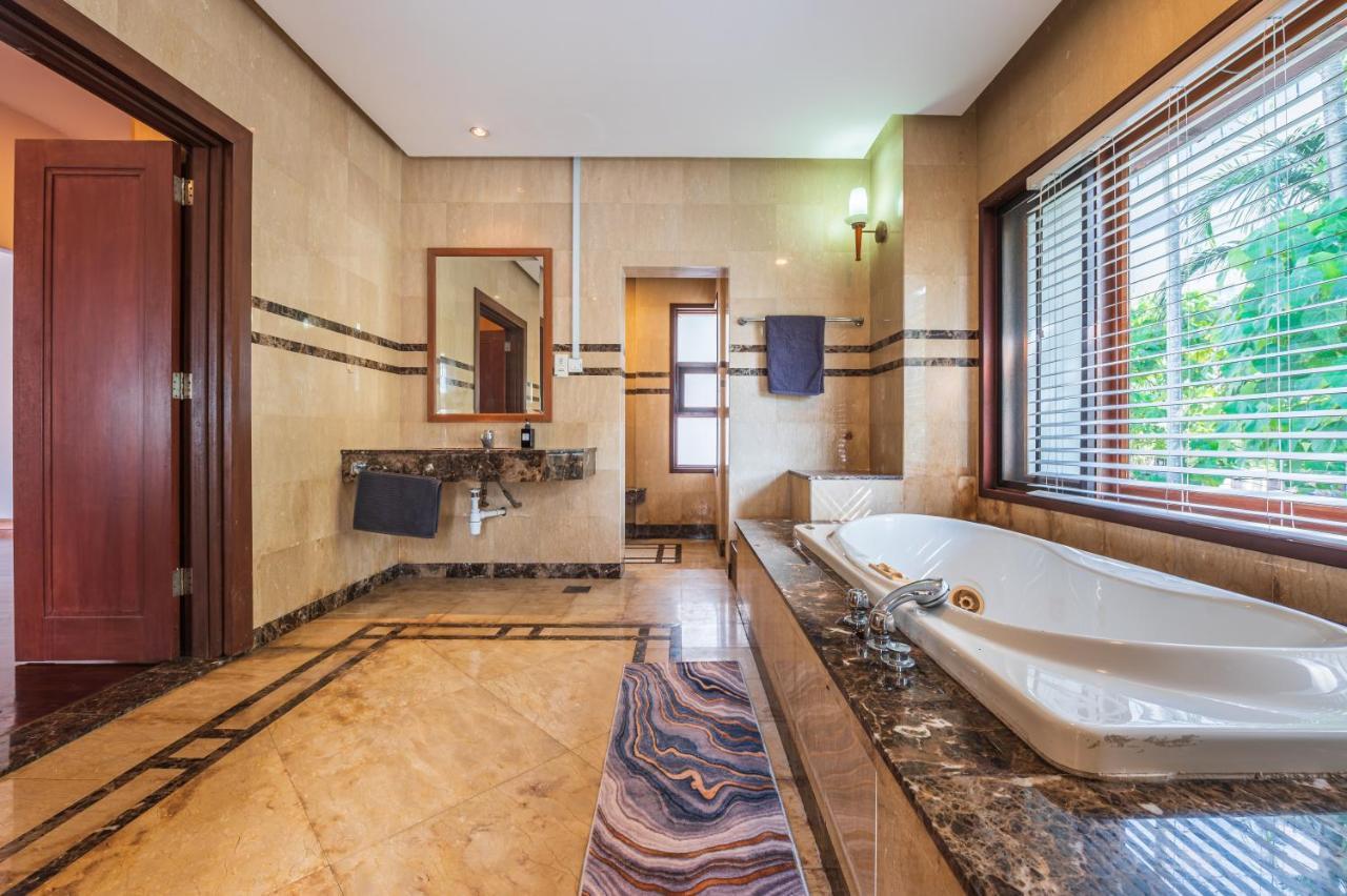 Villa Tropical Bliss Luxe 5br 30pax Private Pool Kl By Verano