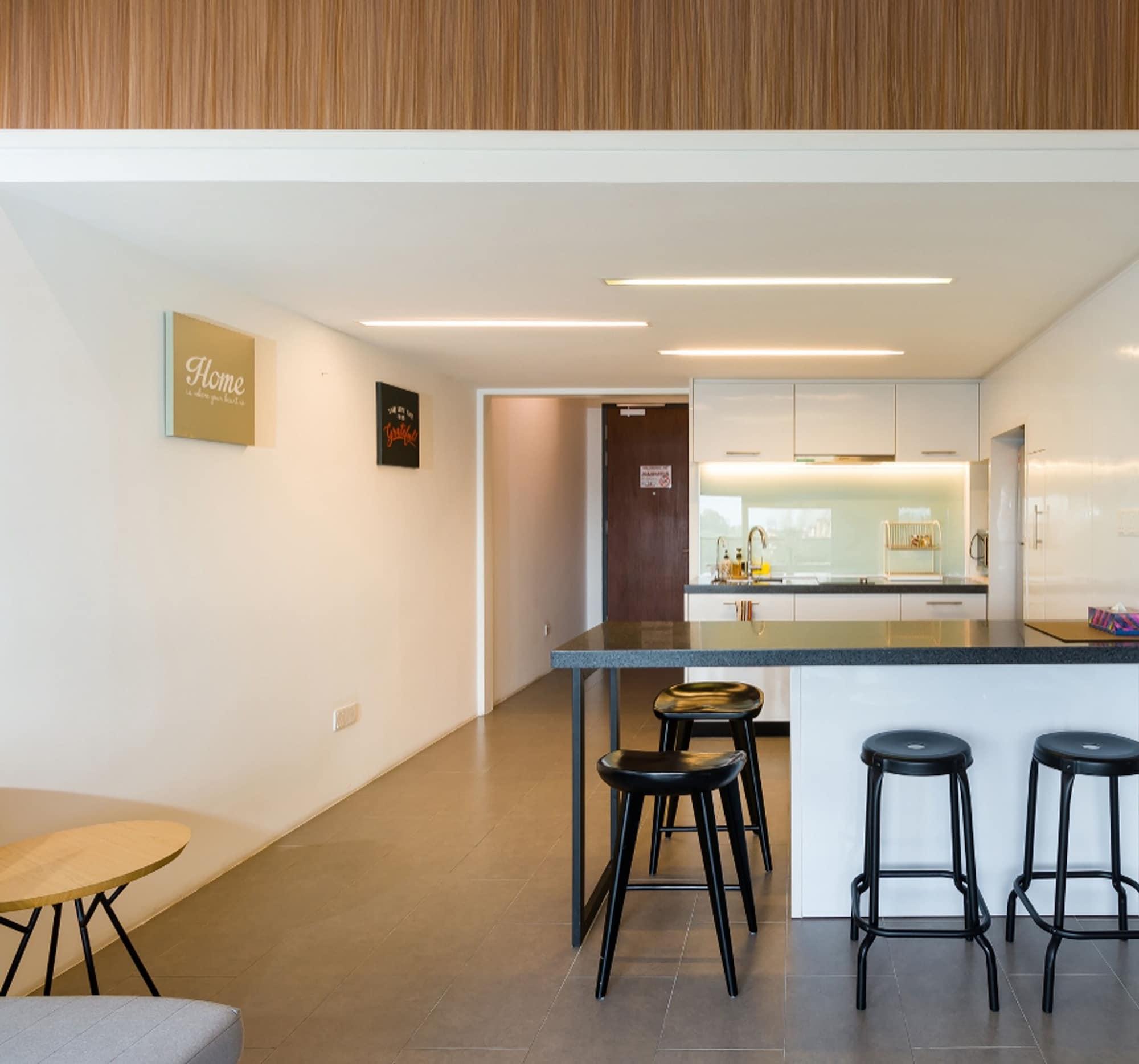 Apartment Nowhere Boutique