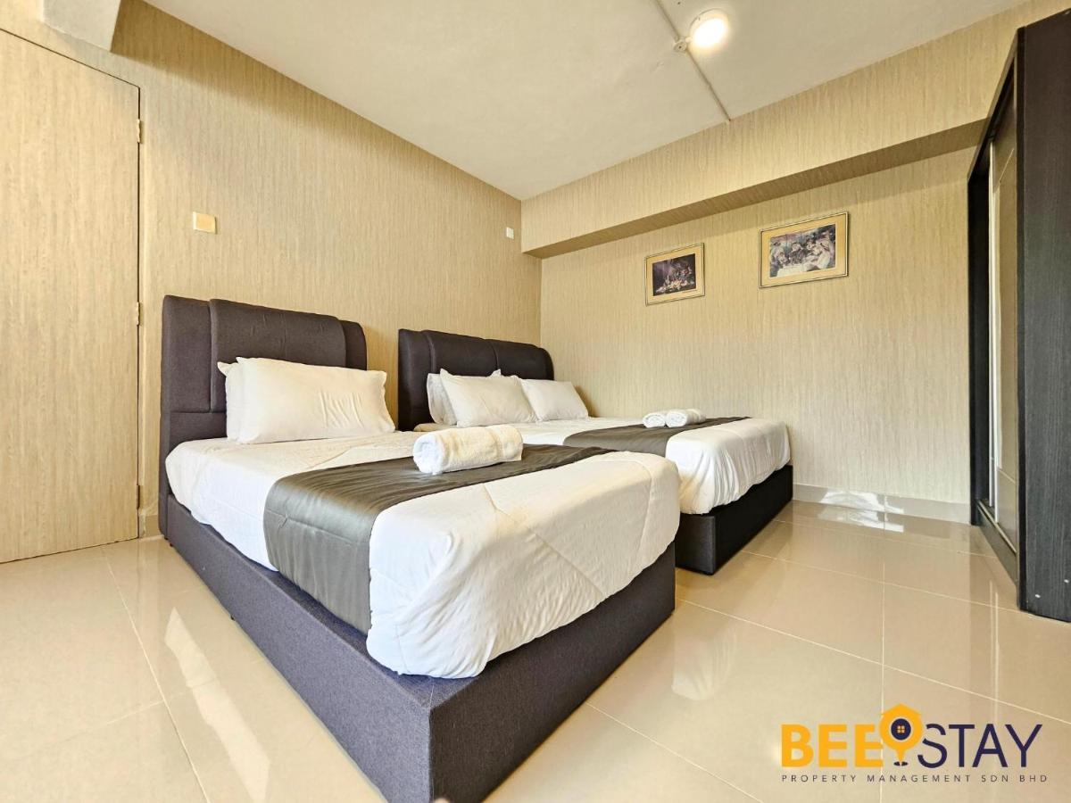 Bangsar Three Storey Luxury Landed House 19pax Villa