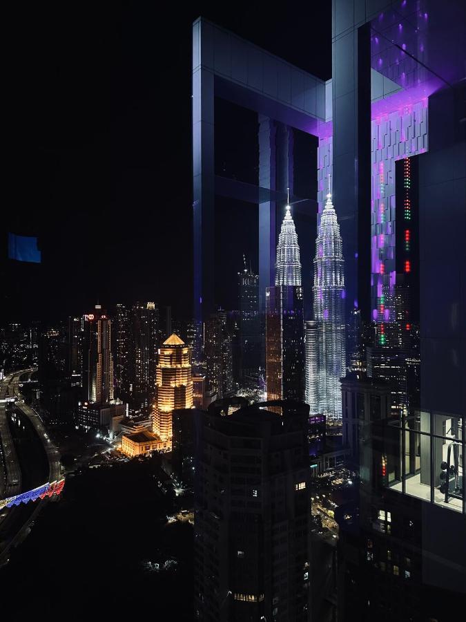 The Platinum By Aurora Apartment