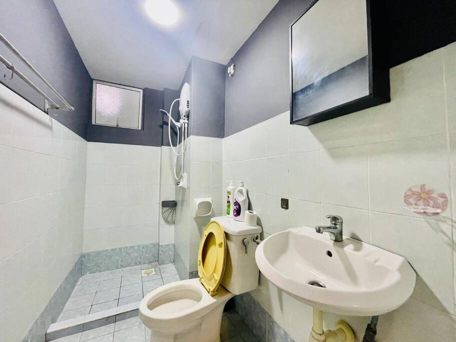 8 Pax Near Axiata Arena & Pavilion 2 Apartment