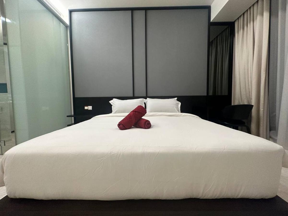 Apartment Two Bedroom Klcc With Rooftop Pool And View Kuala Lumpur