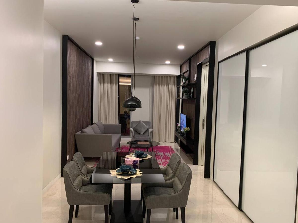 Two Bedroom Klcc With Rooftop Pool And View Kuala Lumpur