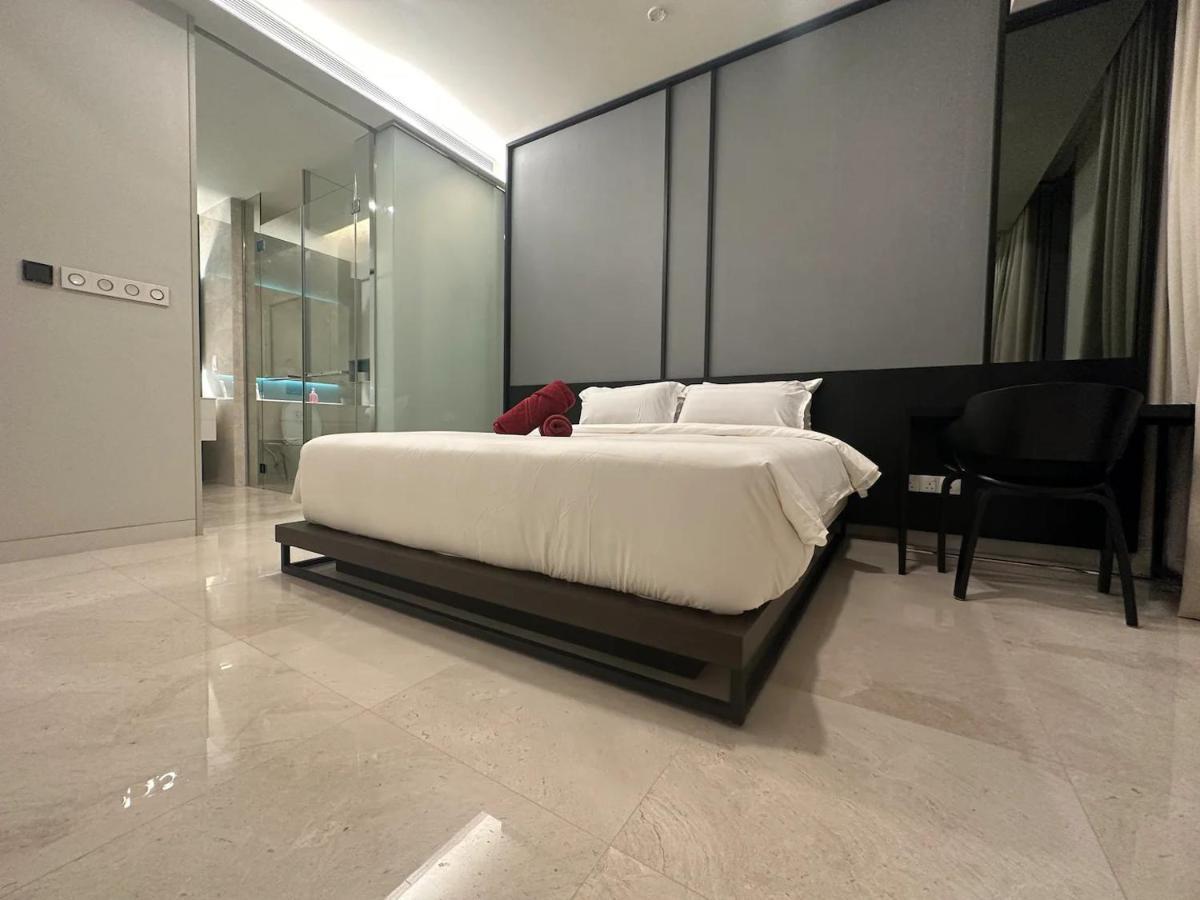 Apartment Two Bedroom Klcc With Rooftop Pool And View Kuala Lumpur