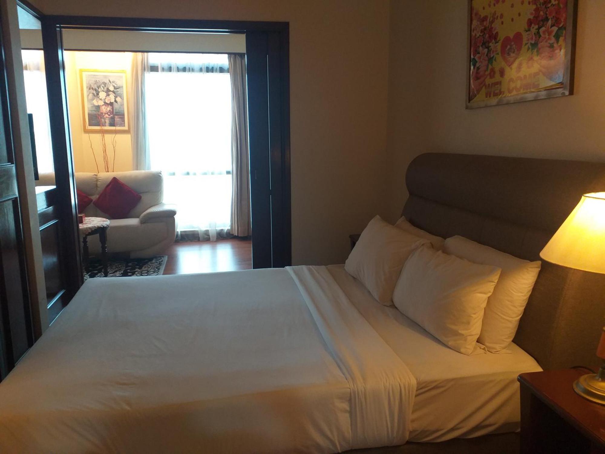 Nice World Service At Times Square Apartment *