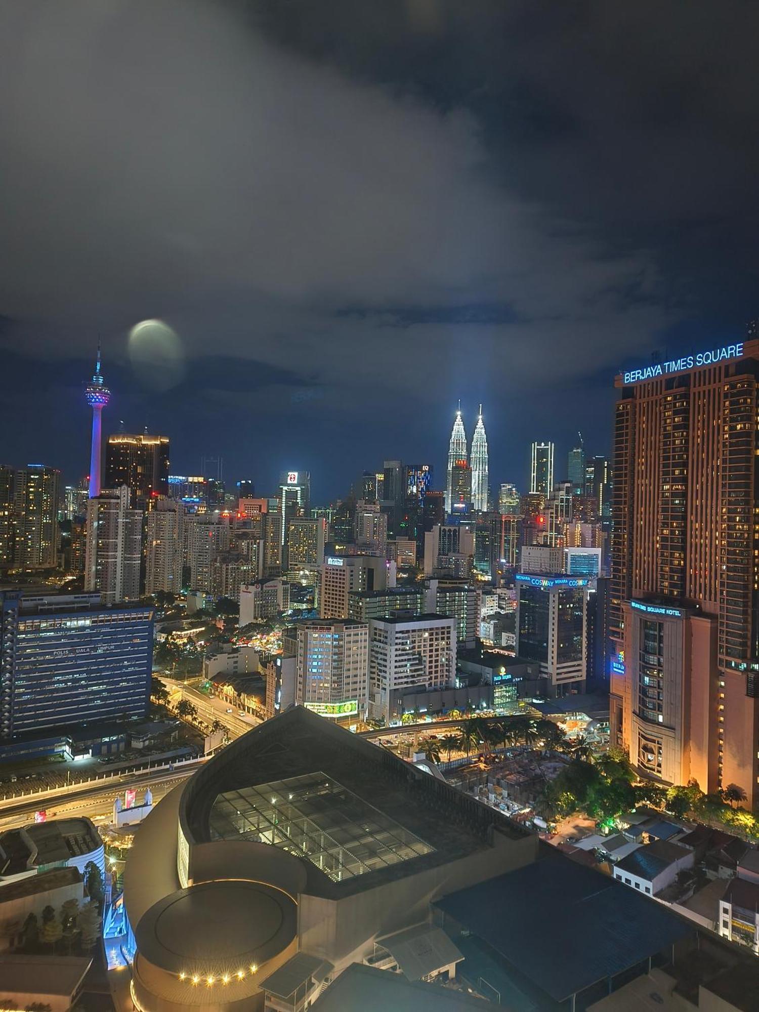 Lucentia Klcc By View Kuala Lumpur