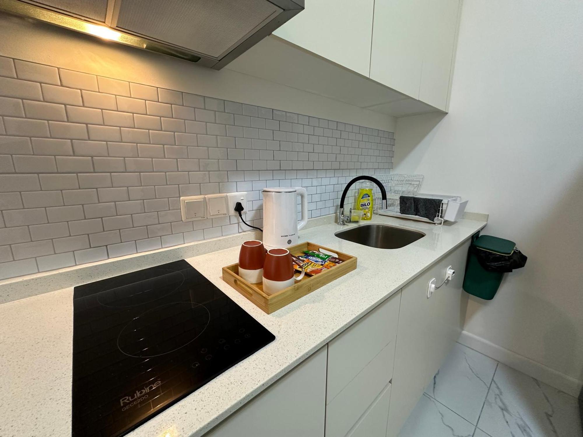 Apartment Kl Pantai Bangsar South 3br 6-11 Pax Next To Npe