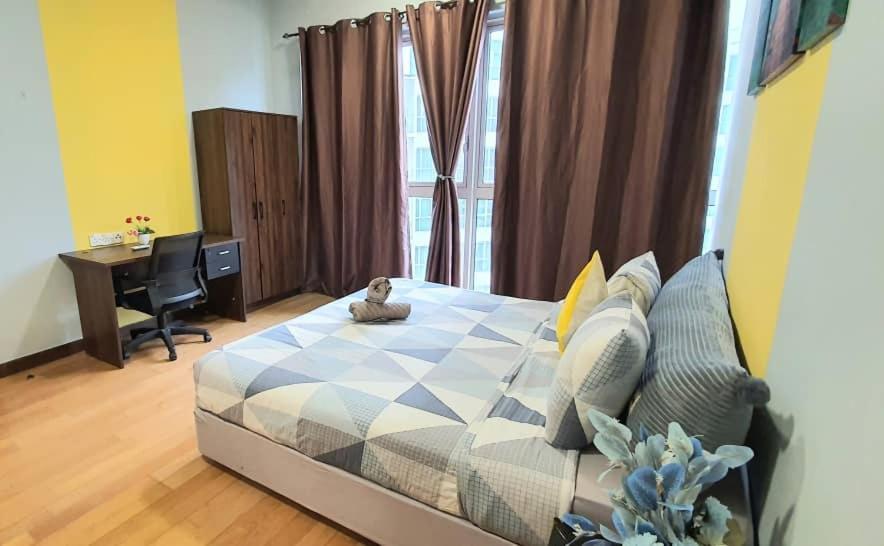 Apartment Regalia With Infinity Pool Klcc By Staycation Homes *