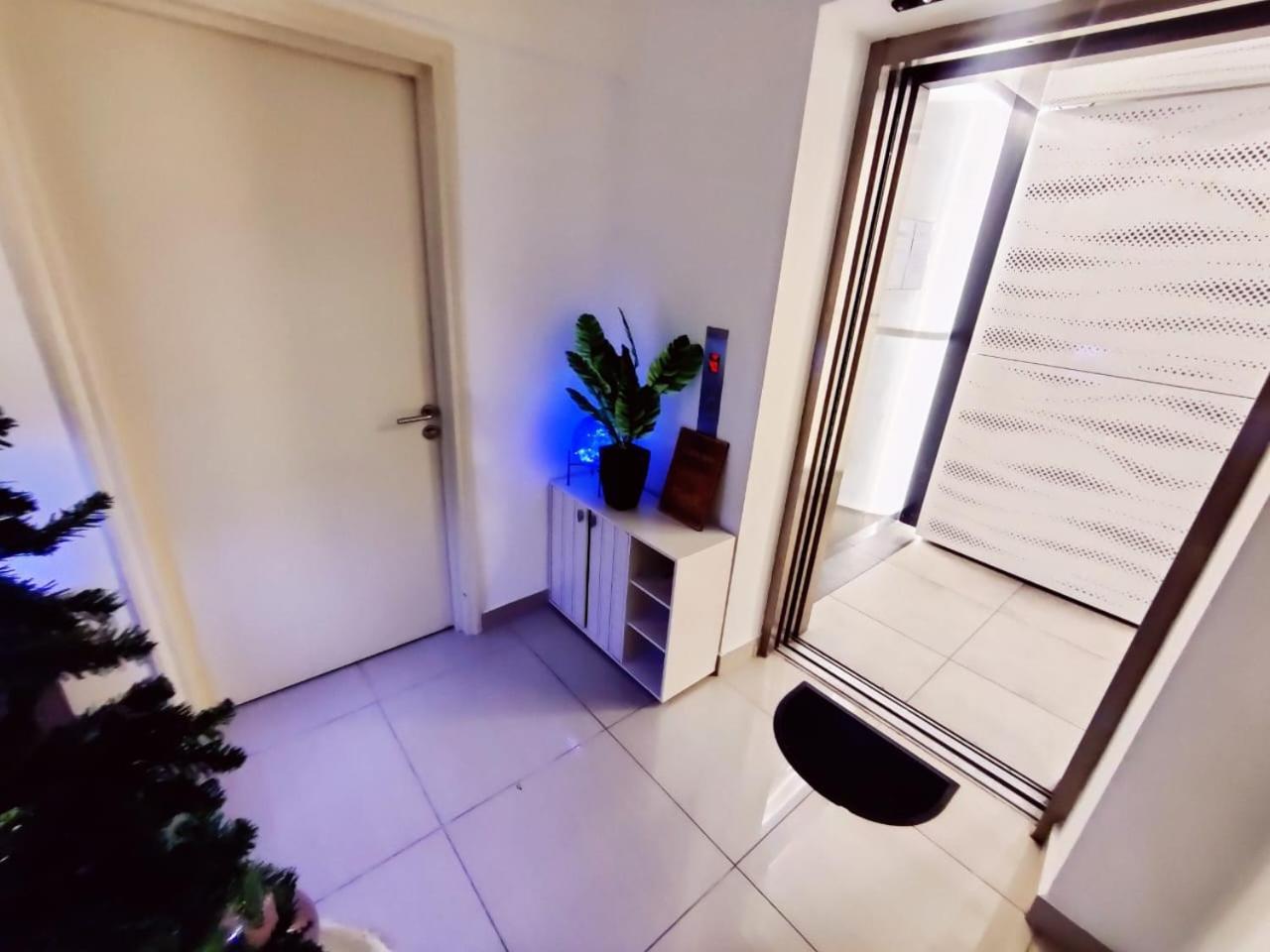 Private Lift With Kl View Netflix 500mbps Internet Cozy Space And Privacy 1bedroom 2 Beds 1 Bathroom