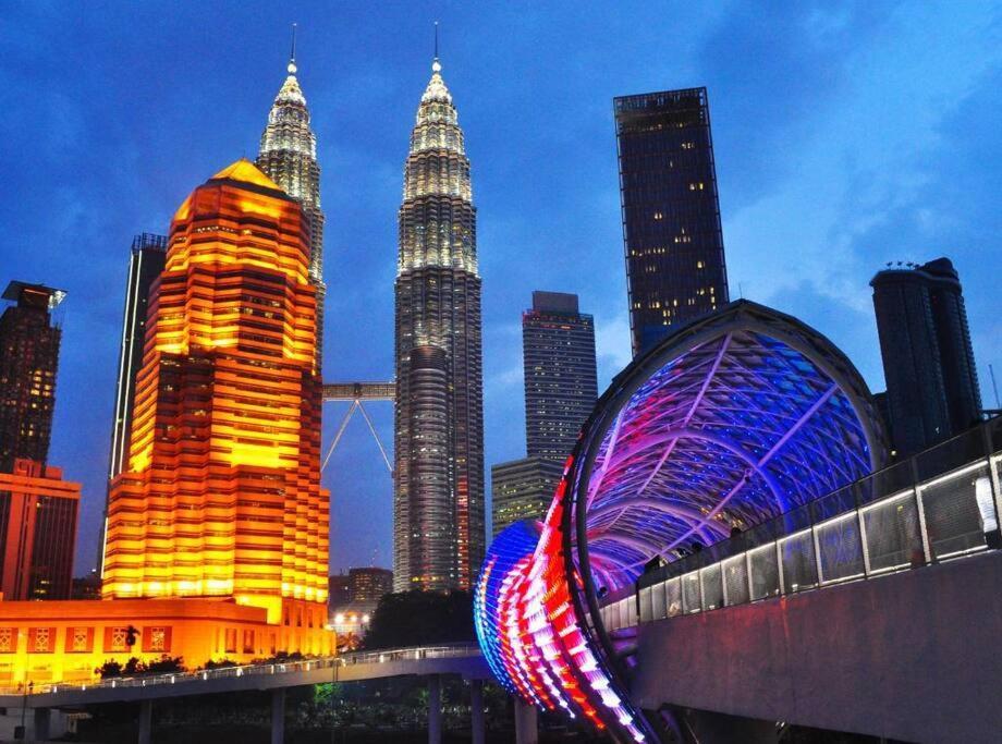 Pangsapuri Klcc View 3r2b 10min Walking Klcc, Lrt, Local Food *