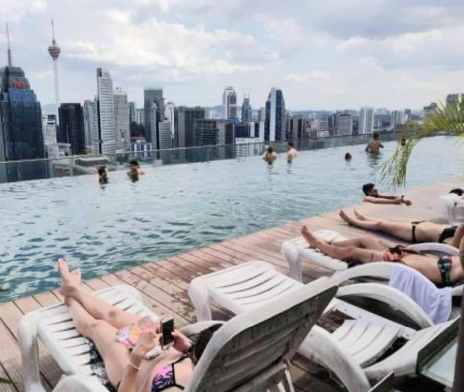Regalia With Infinity Pool Klcc By Staycation Homes Apartment Kuala Lumpur