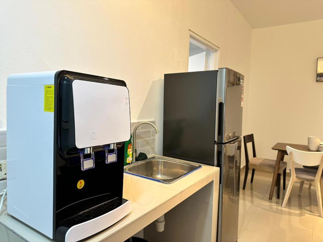 Modern 12pax @farenheit 88 Apartment