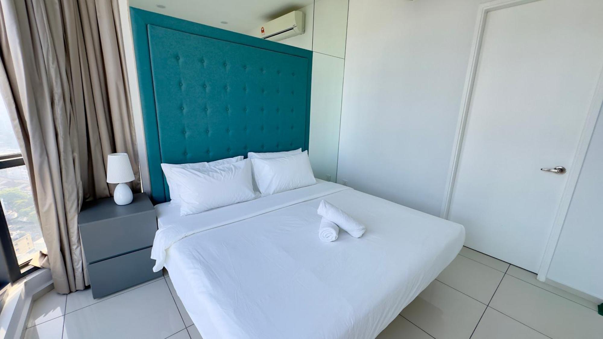 Extravagant Family-biz Nest @ Robertson 30f Apartment