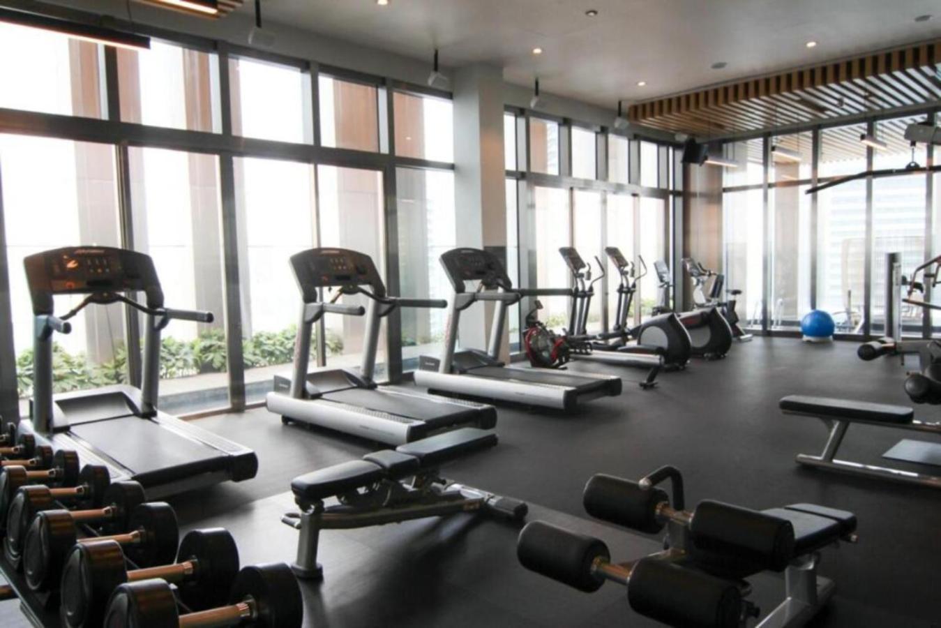 Apartment Two Bedroom Klcc With Rooftop Pool And View