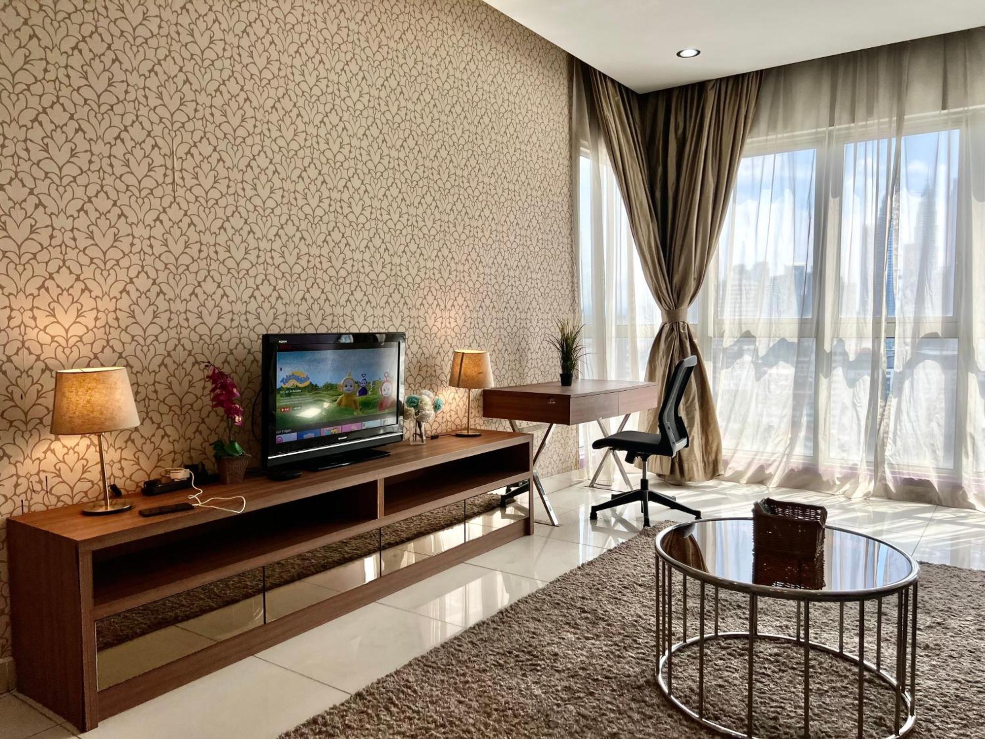 Regalia Service By Fortune Apartment