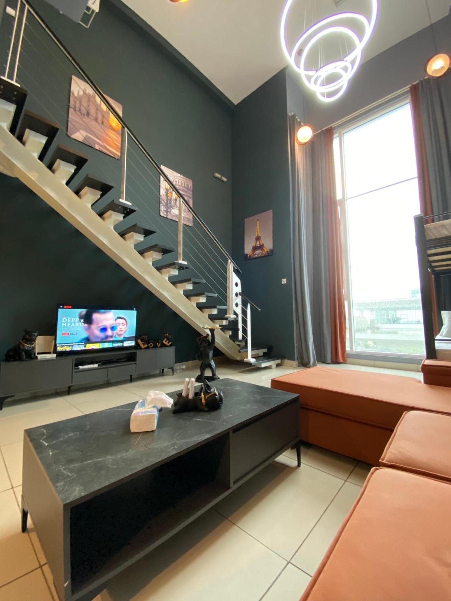Appartement Lof Nr Midvalley Scot Garden 4tpax