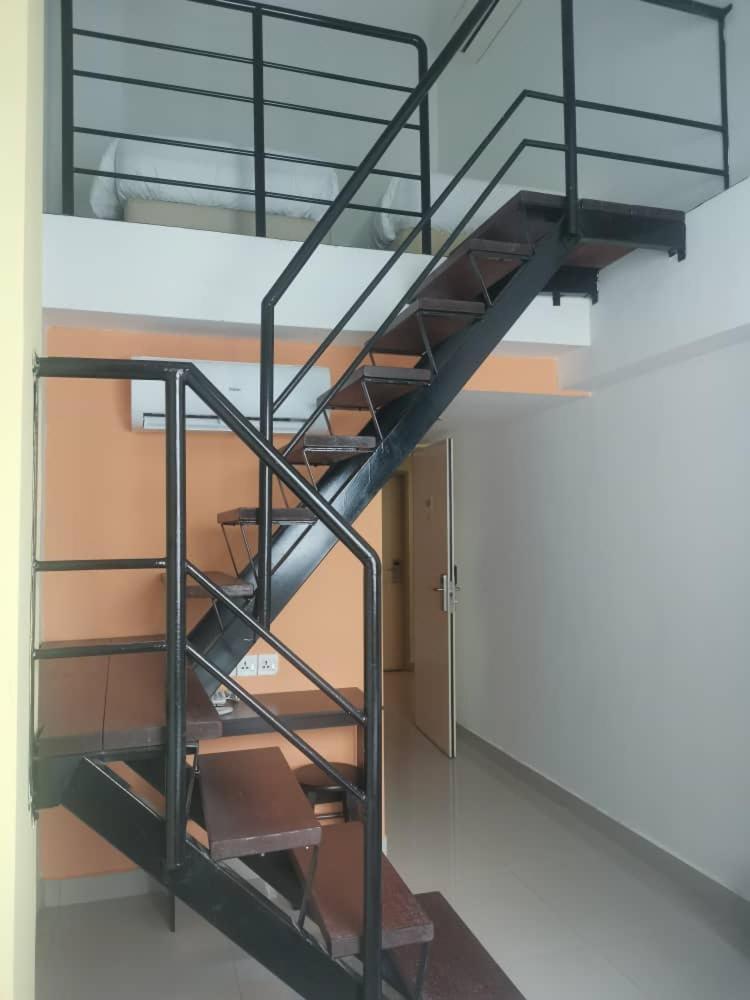 Yy48 2 Mins Walk From Masjid Jamek Lrt Station Hotel