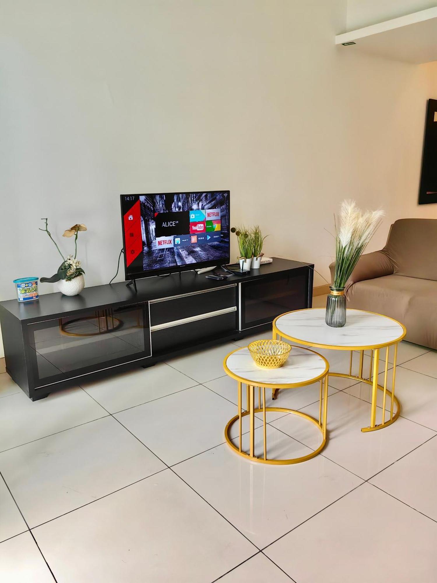 703 Klcc 5 Minutes To Alor Street Ceylon Pavilion 3 For 10 Pax Apartment *