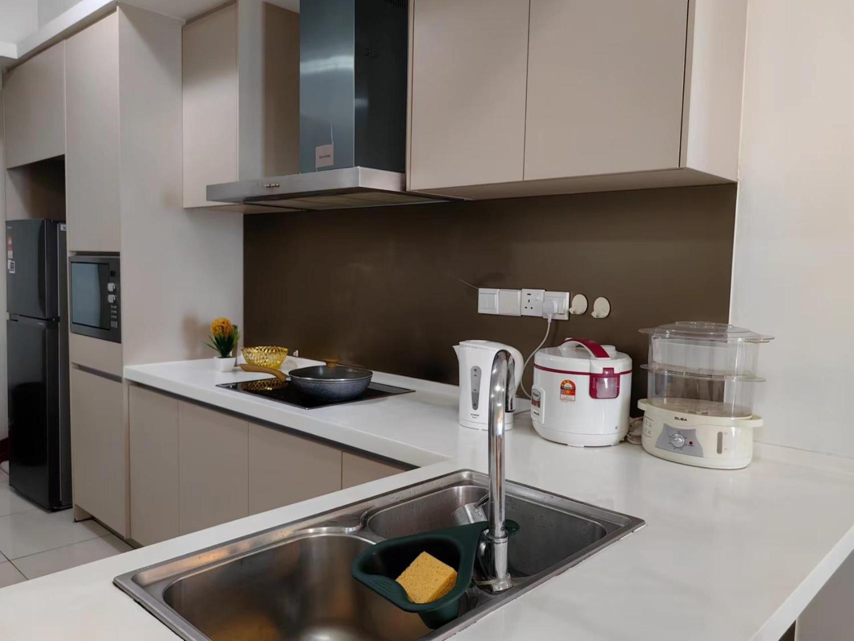 Apartment 703 Klcc 5 Minutes To Alor Street Ceylon Pavilion 3 For 10 Pax Kuala Lumpur