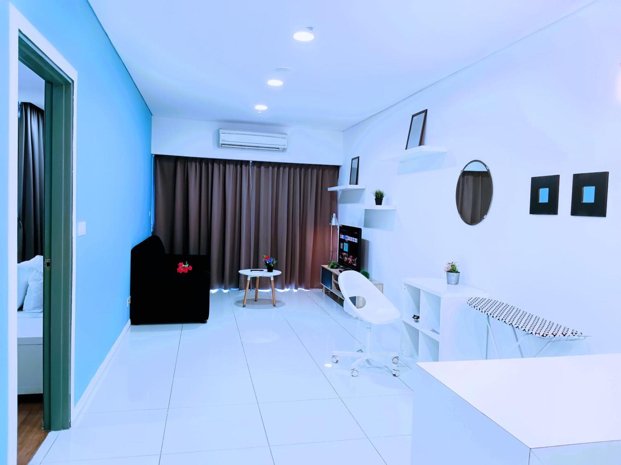 Summer By Bukit Nanas Apartemen