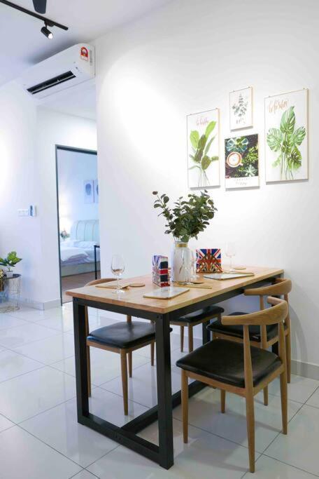 Bukit Jalil Cozy Place 5~7pax Apartment *