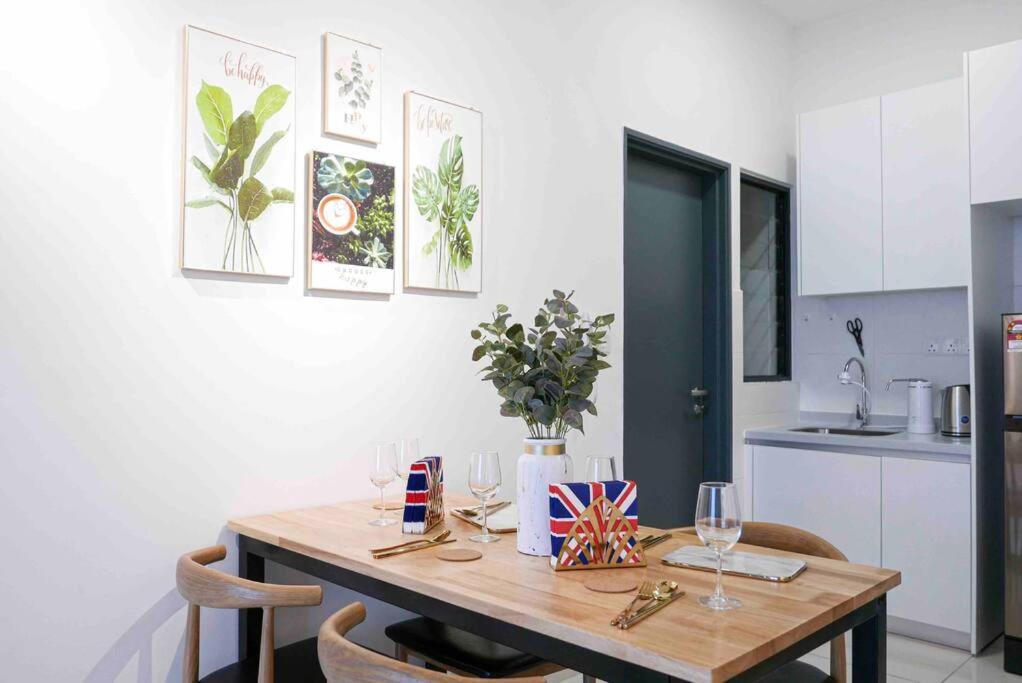 Bukit Jalil Cozy Place 5~7pax * Kuala Lumpur