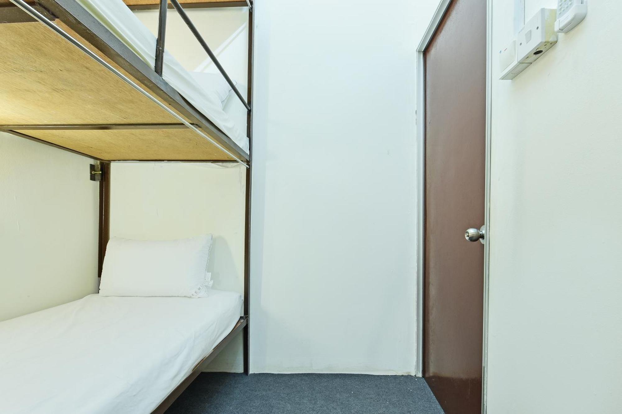 Spot On 90850 Ehsan Travels Hotel