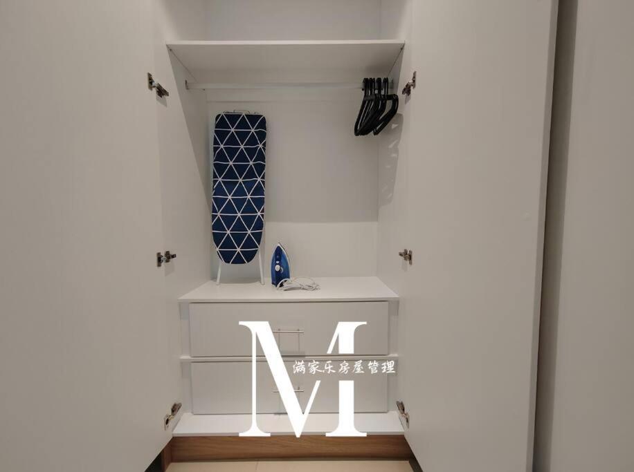 Mont Kiara Main Street Walking Distance Suwnay 163 2 Bedroom Balcony 2-4Pax *