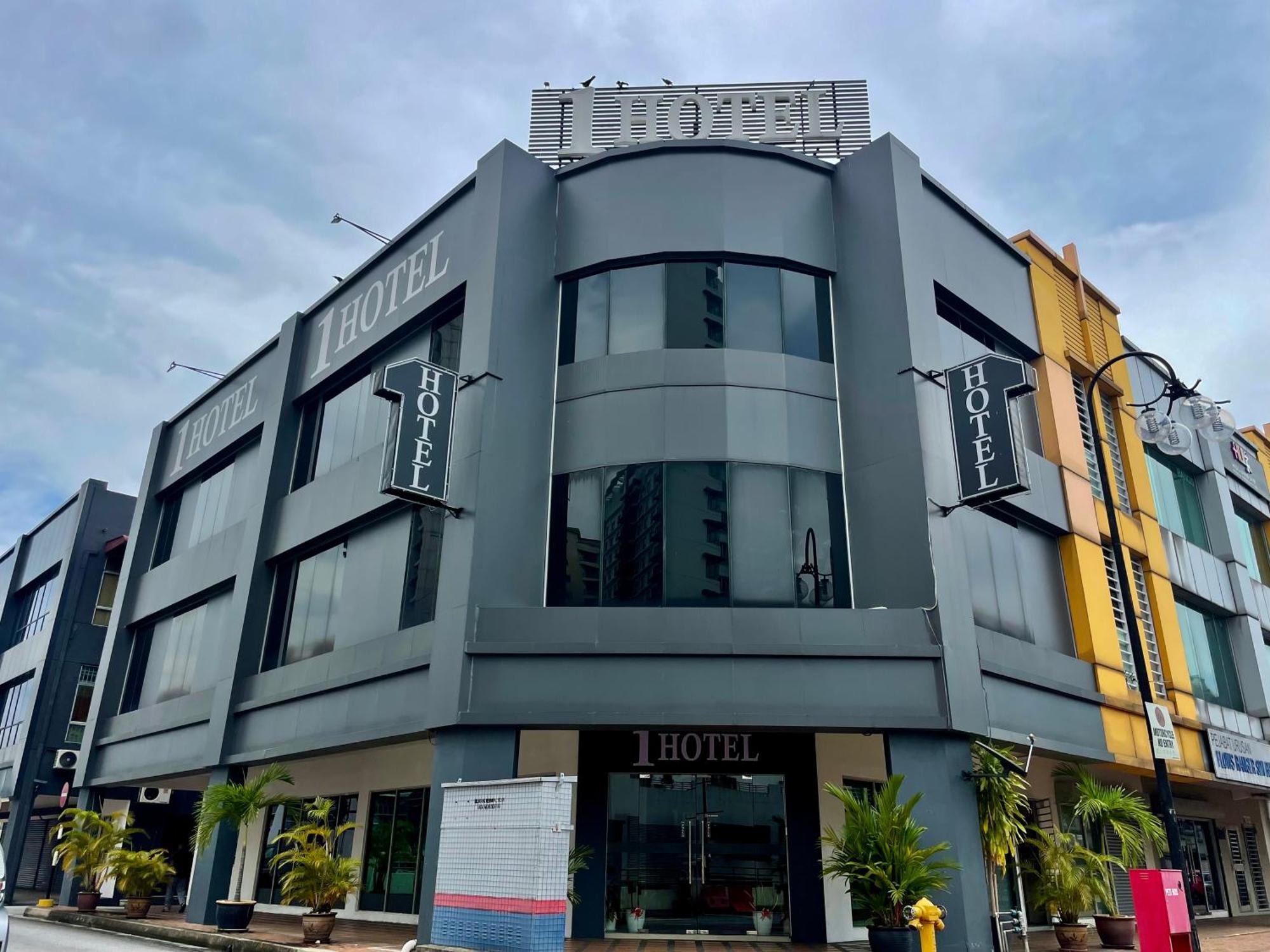 1 Kuchai Hotel