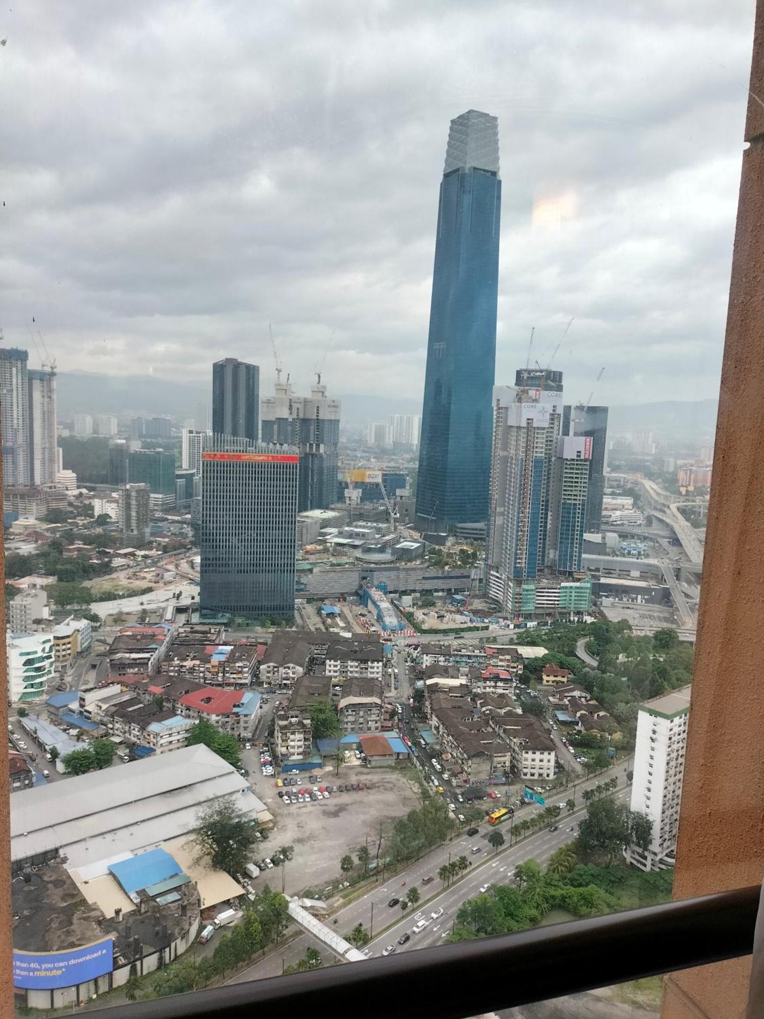 At Times Square Kl Apartment *