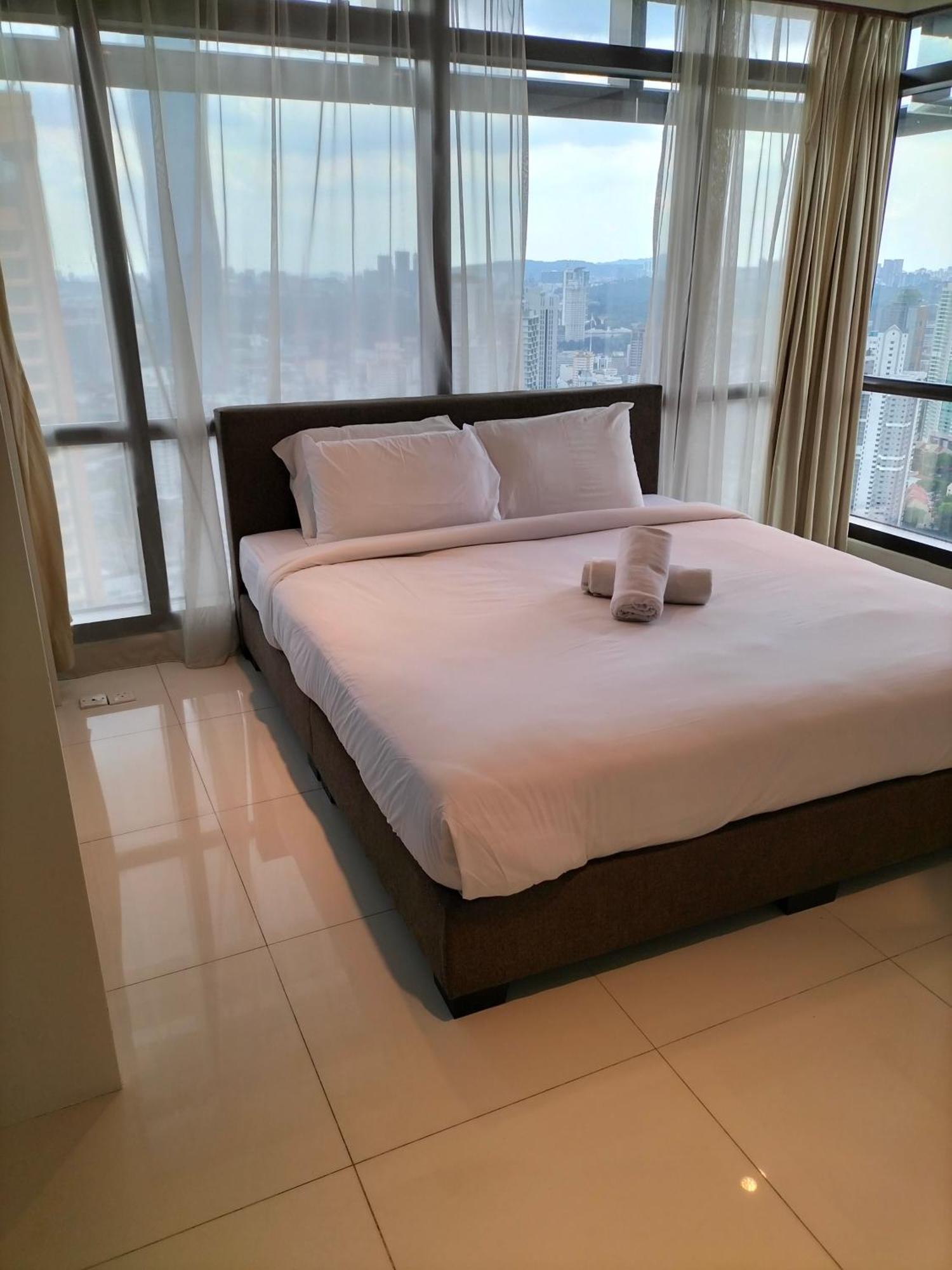 At Times Square Kl Apartment
