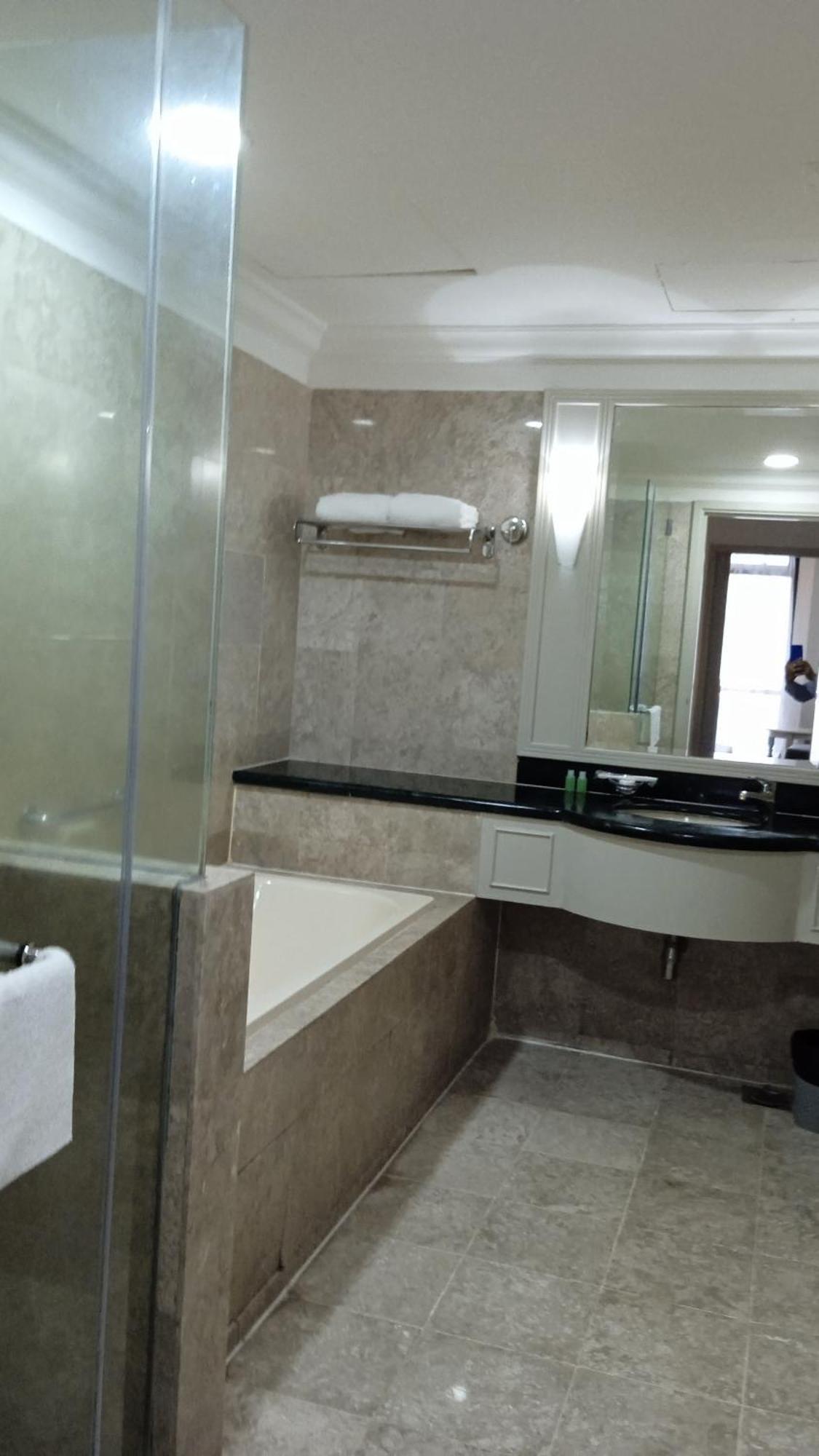 Apartment Visitor Service Suits At Times Square Bukitbintang K L *