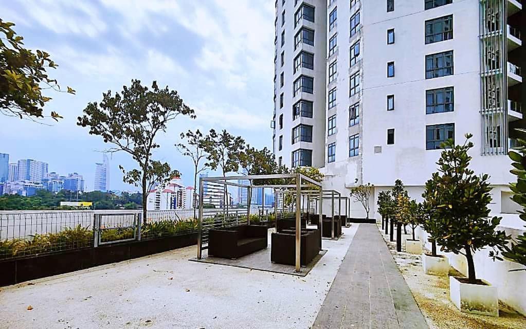 Mid Valley Nearby Double 2suite 4-6pax Homestay