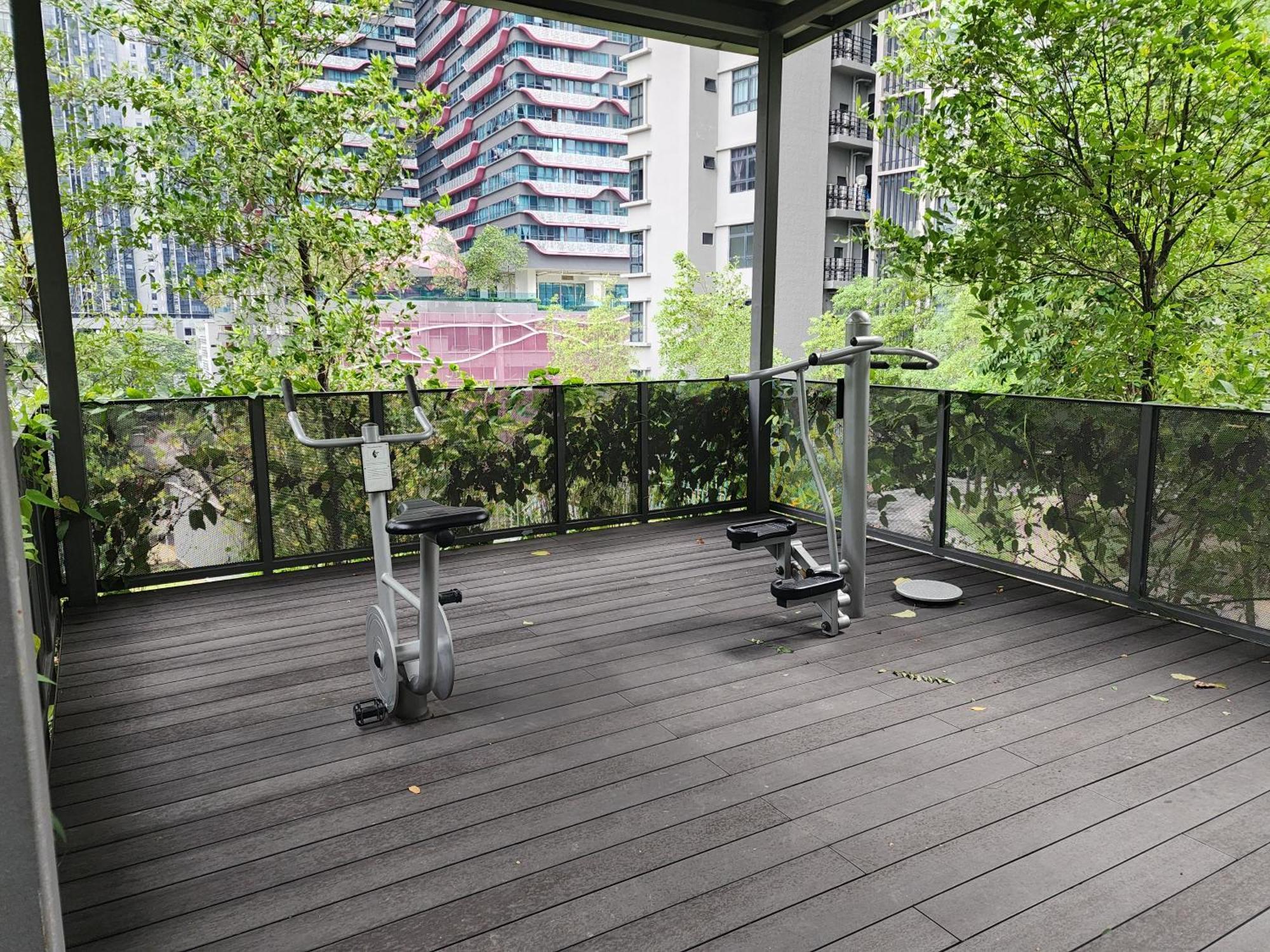 Astoria,4r3b,4kmtoklcc,1505sf,bigbalcony,newcondo,bathtub,nicefacilities Apartment *