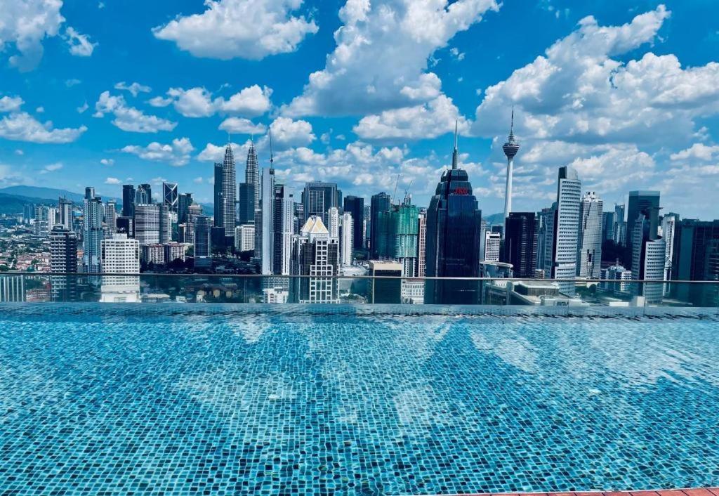 Klcc View Luxury & Klcc View Sky Pool At Regalia Kuala Lumpur